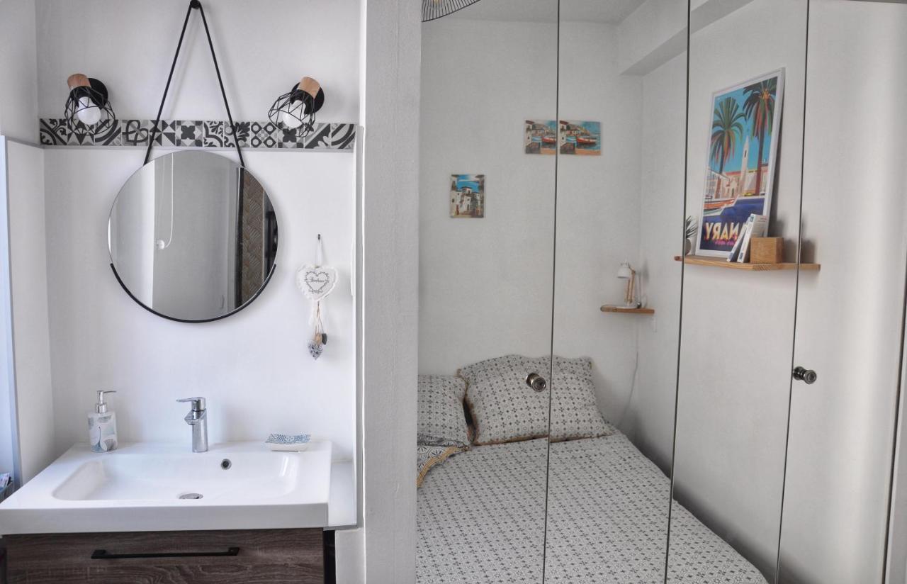 Escapade A Sanary, Au Coeur Du Village, 200M Du Port,Clim,Wifi,Parking ภายนอก รูปภาพ