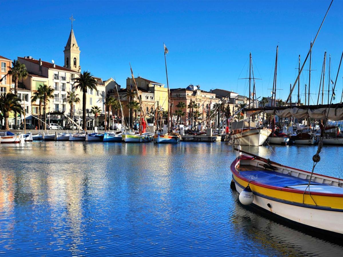 Escapade A Sanary, Au Coeur Du Village, 200M Du Port,Clim,Wifi,Parking ภายนอก รูปภาพ